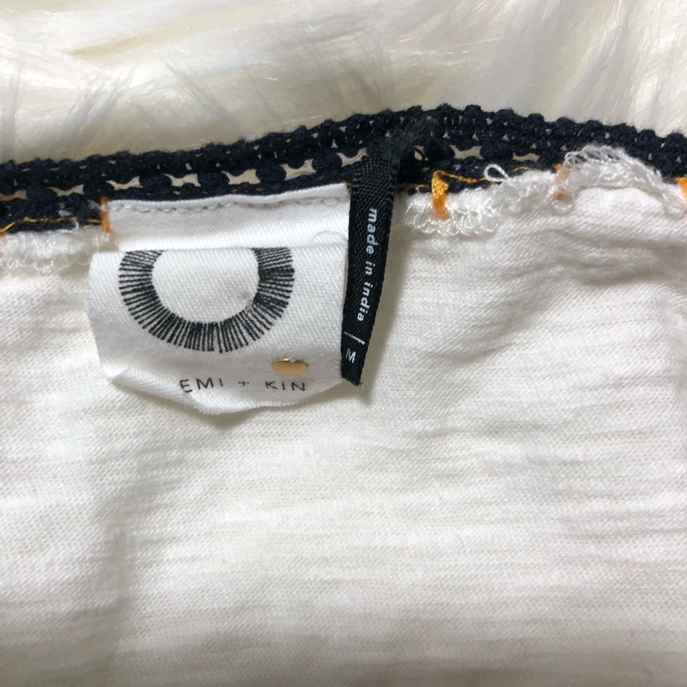 Anthropologie Akemi + Kin Peasant embroidered cotton popover top boho - Picture 6 of 6